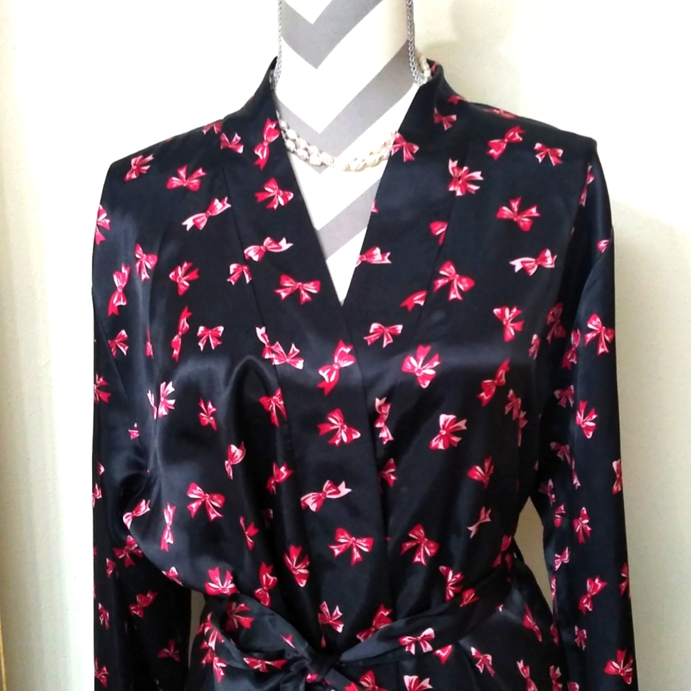 Delicates Night Robe - Picture 2 of 9